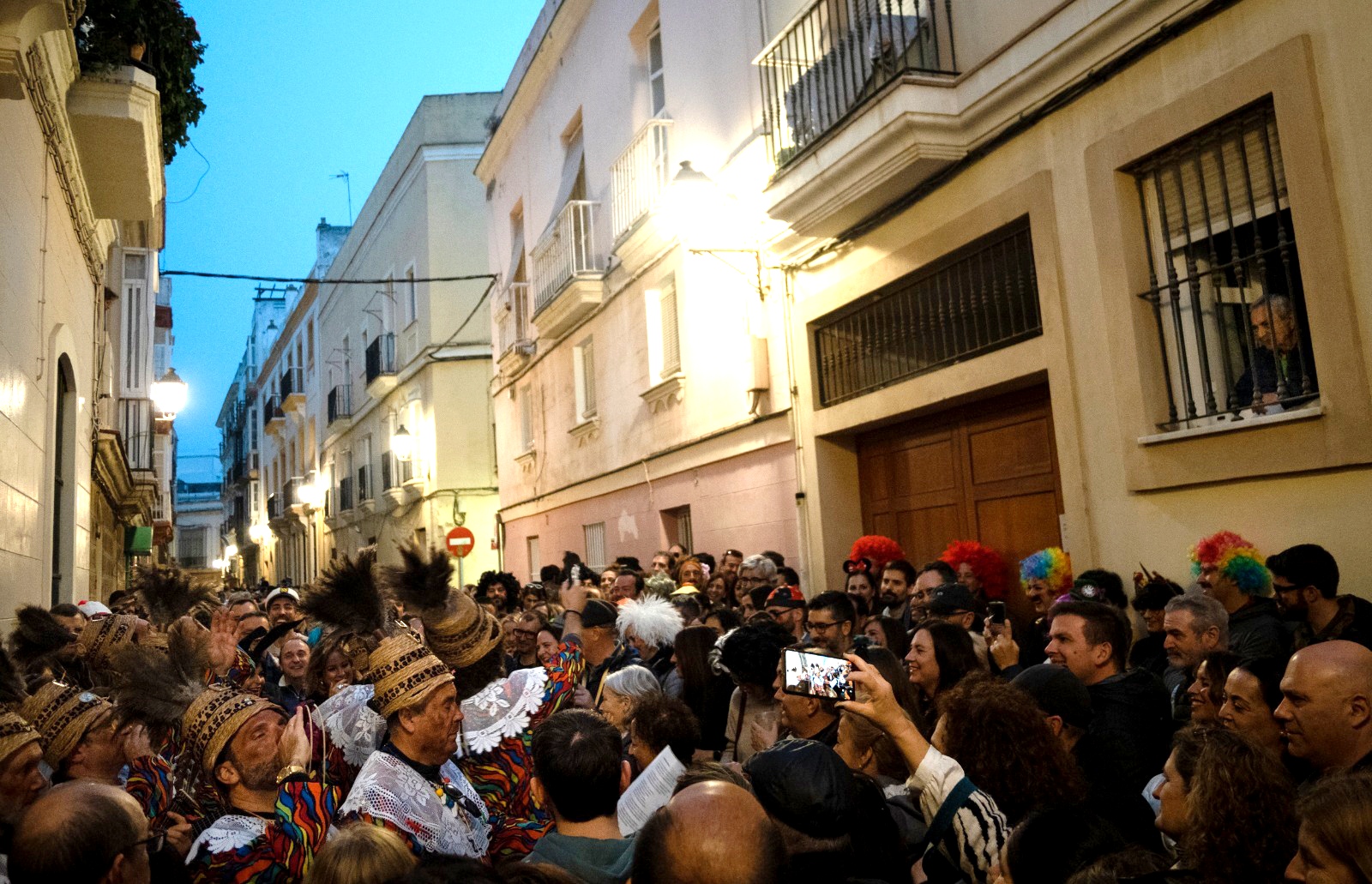 El auténtico carnaval de Cádiz despierta cada noche entre ilegales y  romanceros, Fotos, Cultura
