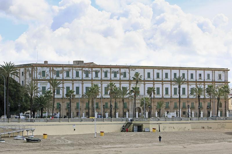 ANTIGUO HOSPICIO. EDIFICIO VALCÁRCEL